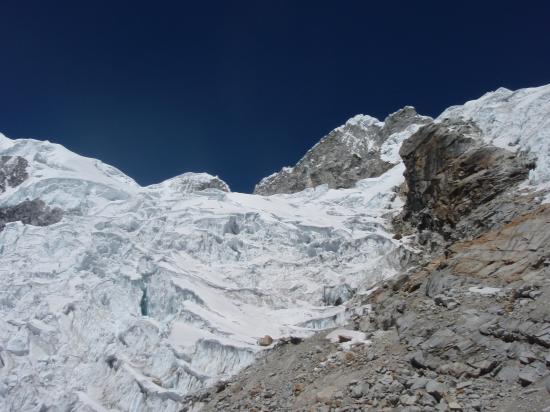 glacier d'accés à l'arête du Chopicalqui